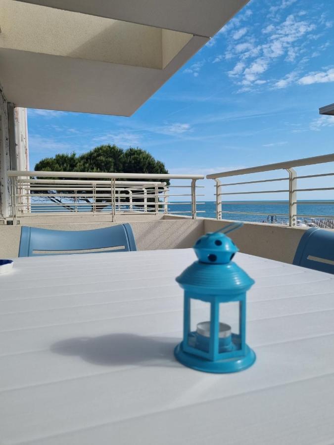 Sea View Apartment With Swimming Pool Лидо-ди-Езоло Экстерьер фото
